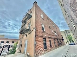 365 E 197th Street thumbnail 6