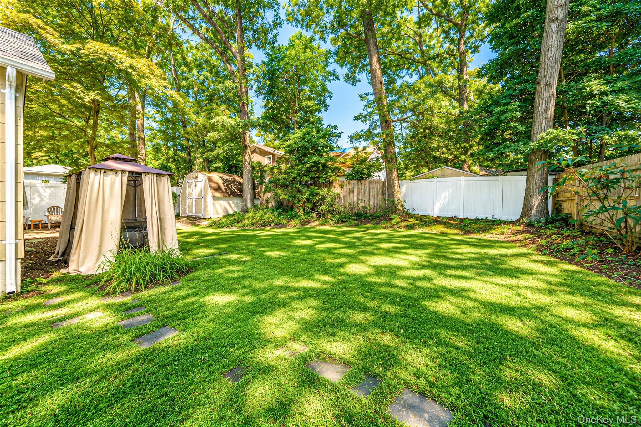 7 Beacon Drive thumbnail 18