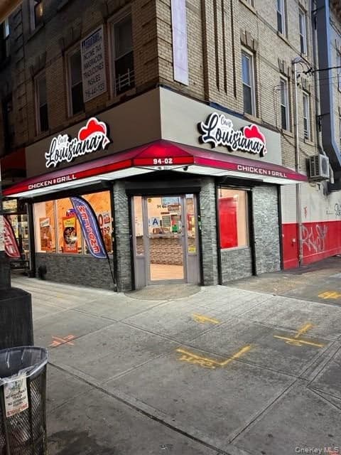 9402 Jamaica Avenue, Woodhaven