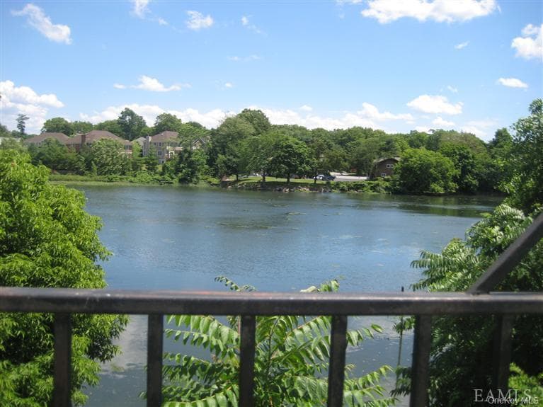 240-250 Pelham Road thumbnail 2