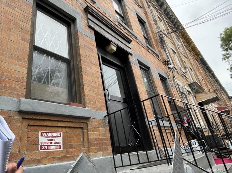 1719 Bleecker Street thumbnail 2