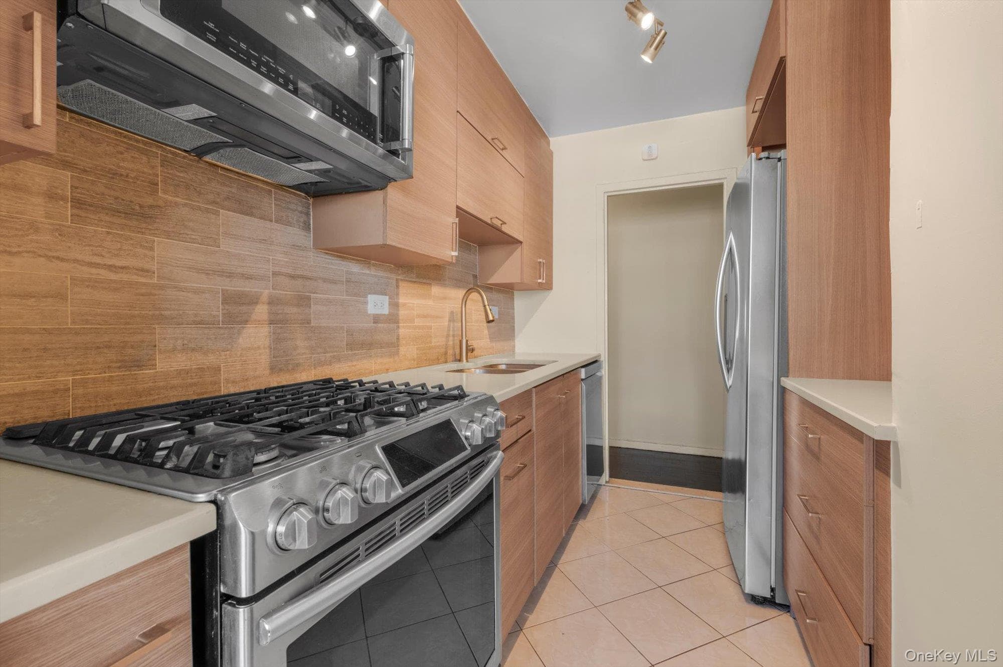 125-10 Queens Boulevard Unit: 911 thumbnail 10