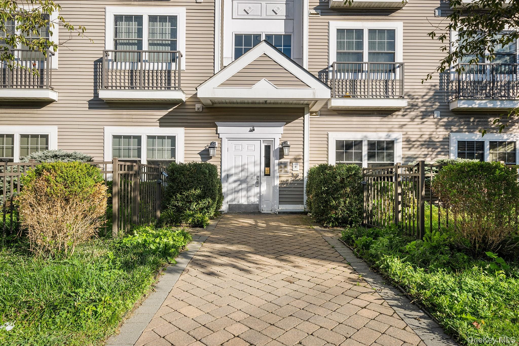 5 Minerva Place Unit: 2C, White Plains