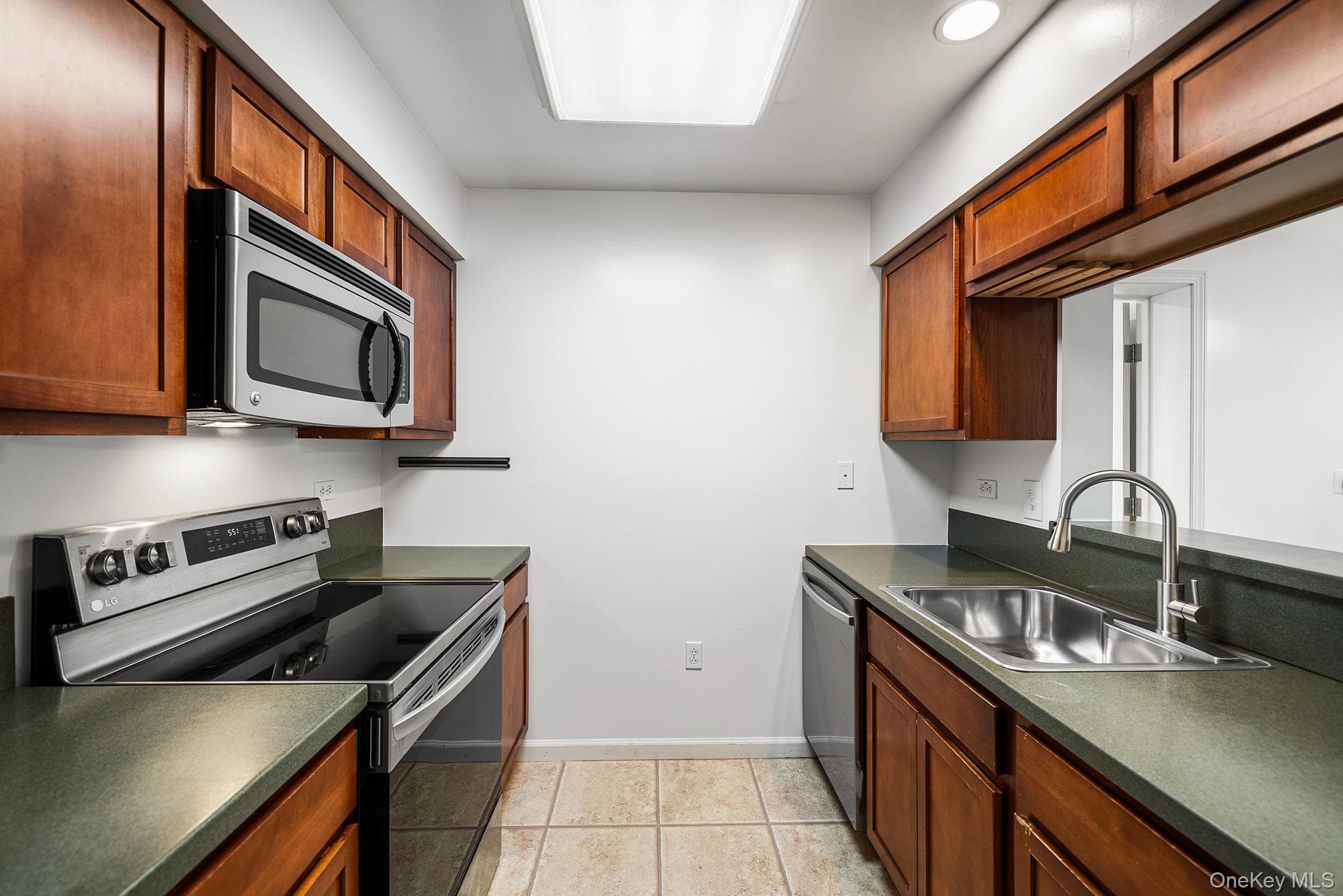 5 Minerva Place Unit: 2C thumbnail 12