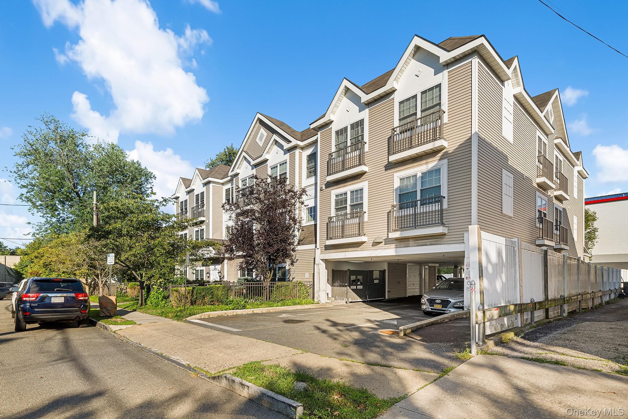 5 Minerva Place Unit: 2C thumbnail 2
