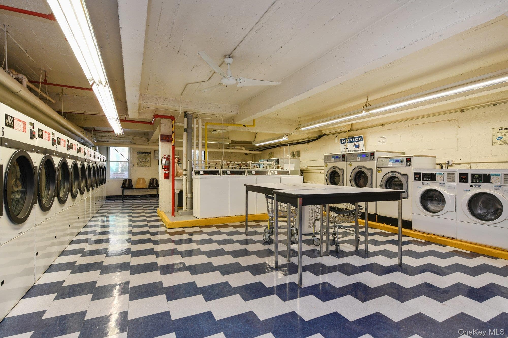 142-05 Roosevelt Avenue Unit: 320 thumbnail 13