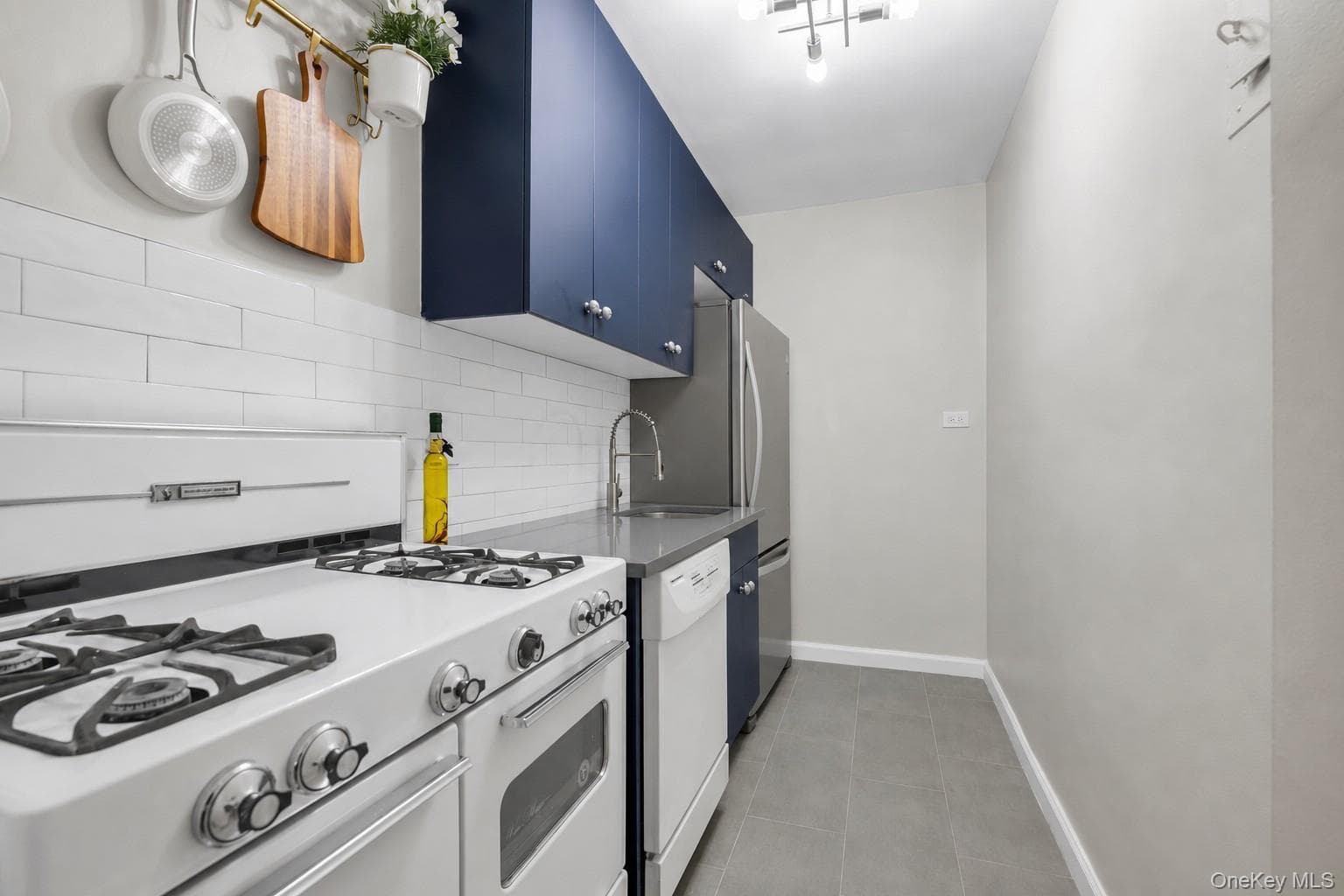 142-05 Roosevelt Avenue Unit: 320 thumbnail 4