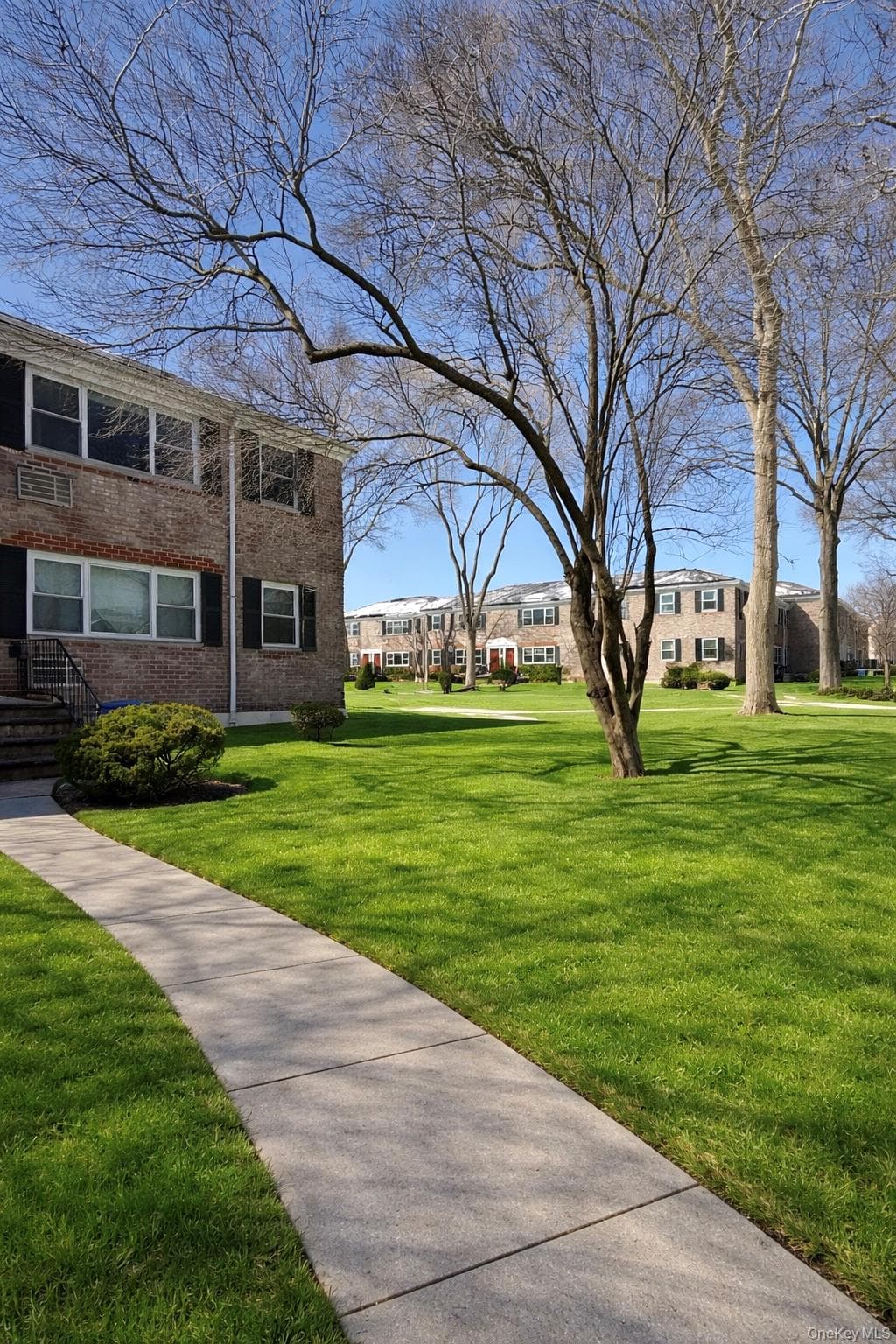 6758 152 Street Unit: B thumbnail 10
