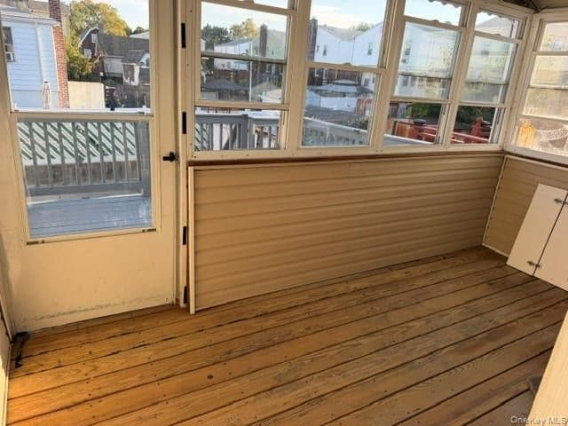 3084 Harding Avenue thumbnail 9