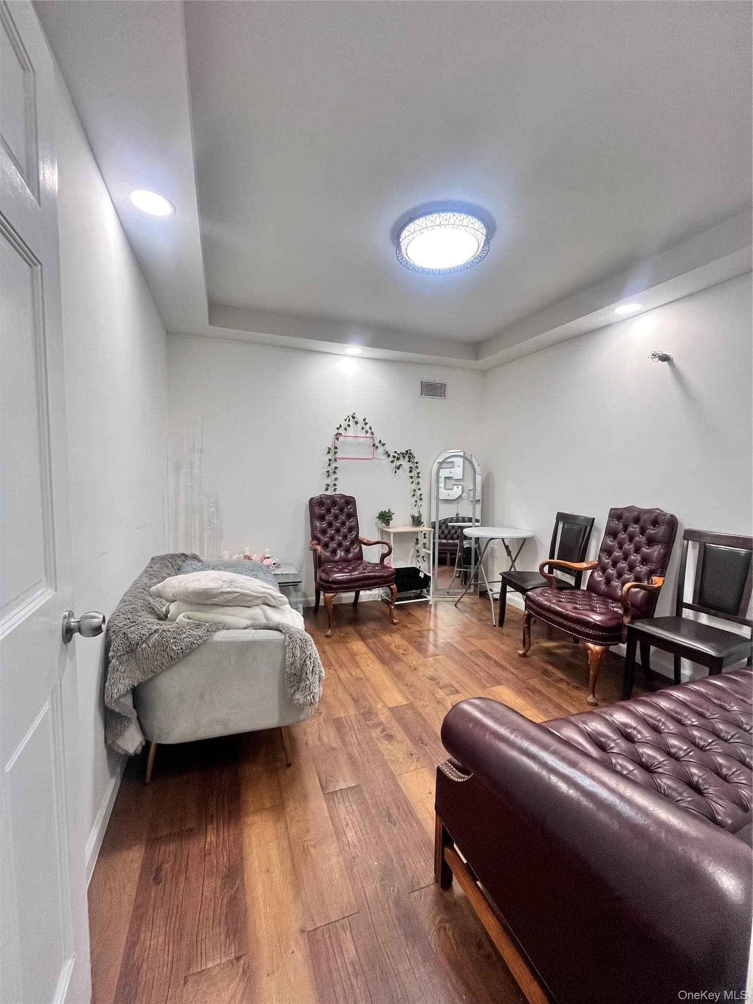 6301 Fresh Pond Road Rd thumbnail 10