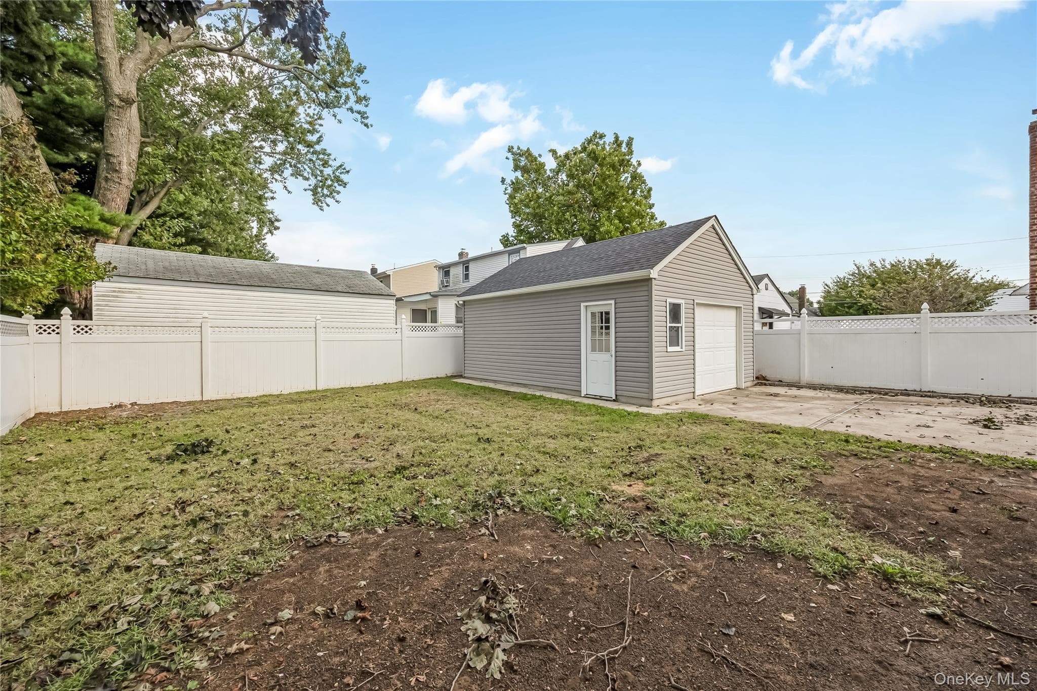 200 Raff Avenue thumbnail 17
