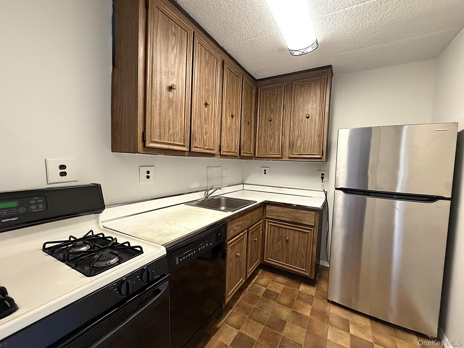 1085 Warburton Avenue Unit: 307 thumbnail 4