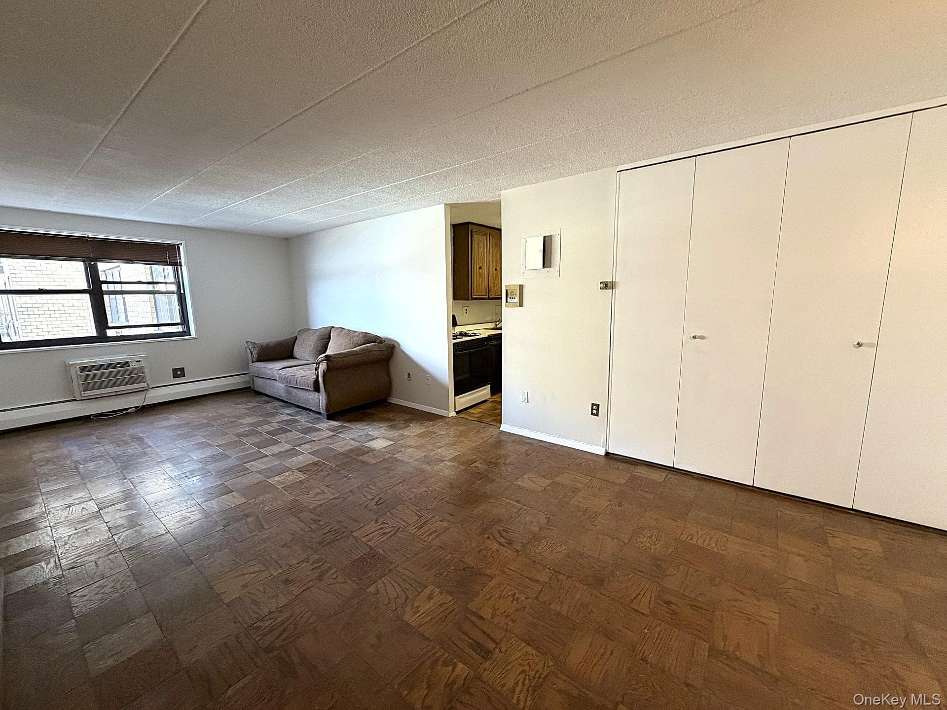 1085 Warburton Avenue Unit: 307 thumbnail 11