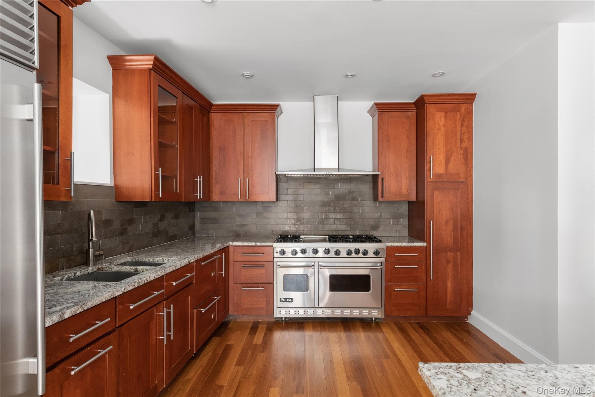 3220 Arlington Avenue Unit: 3A thumbnail 3