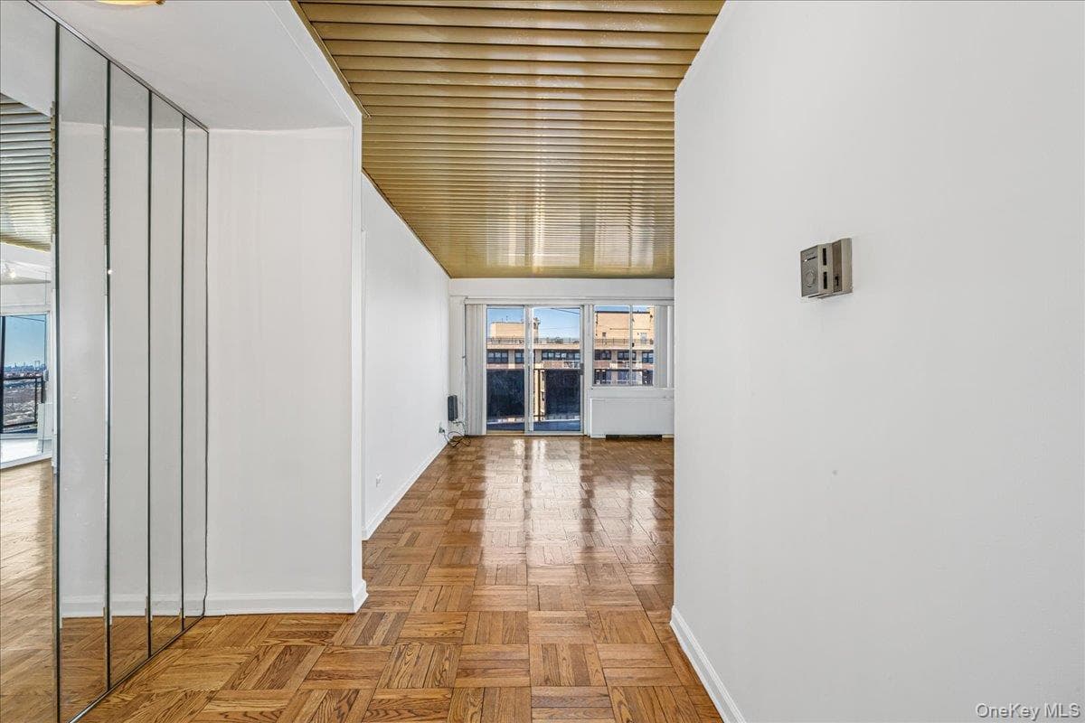 18-15 215th Street Unit: 17L, Bayside