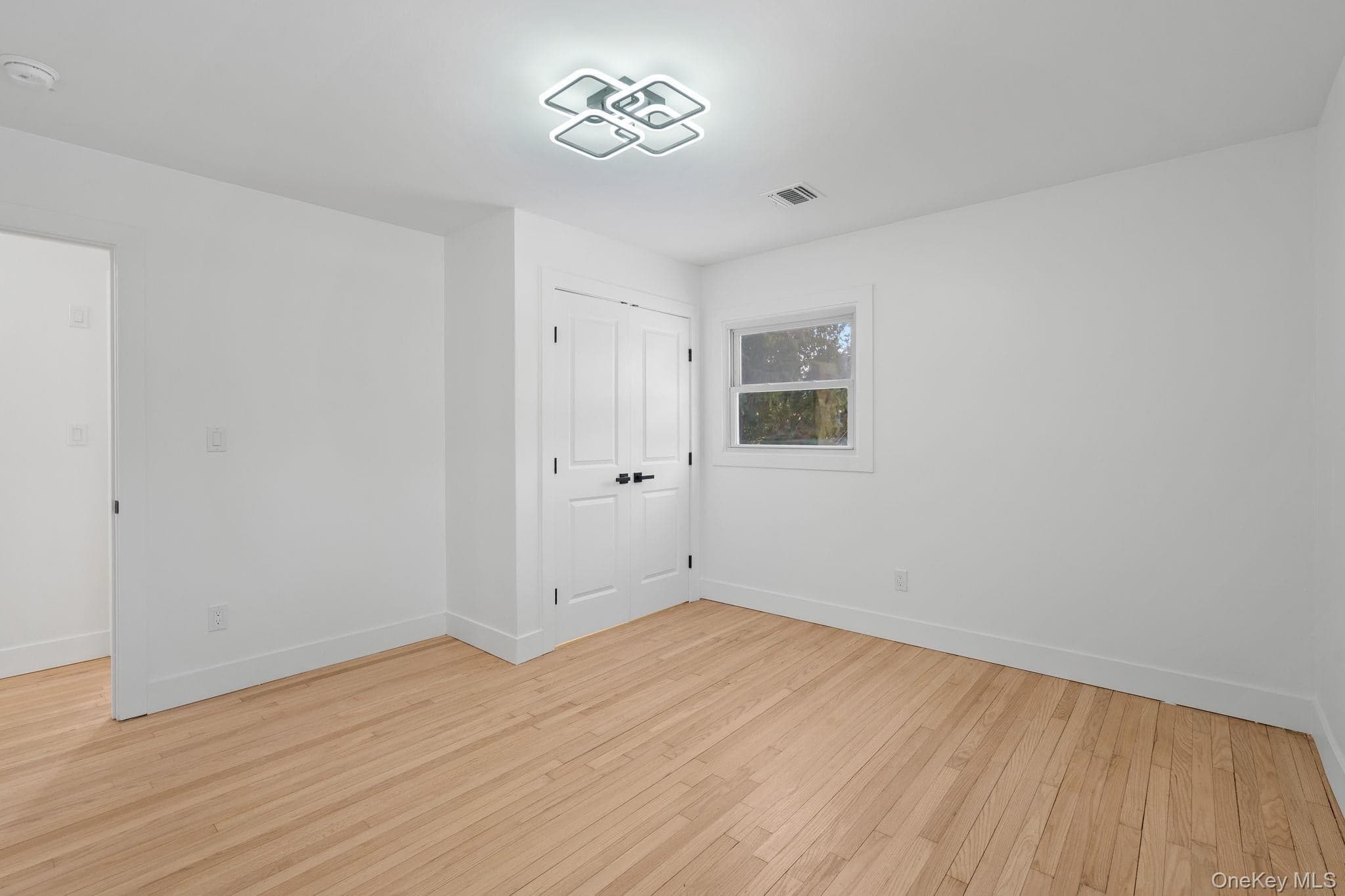 52 Rudolph Road thumbnail 16