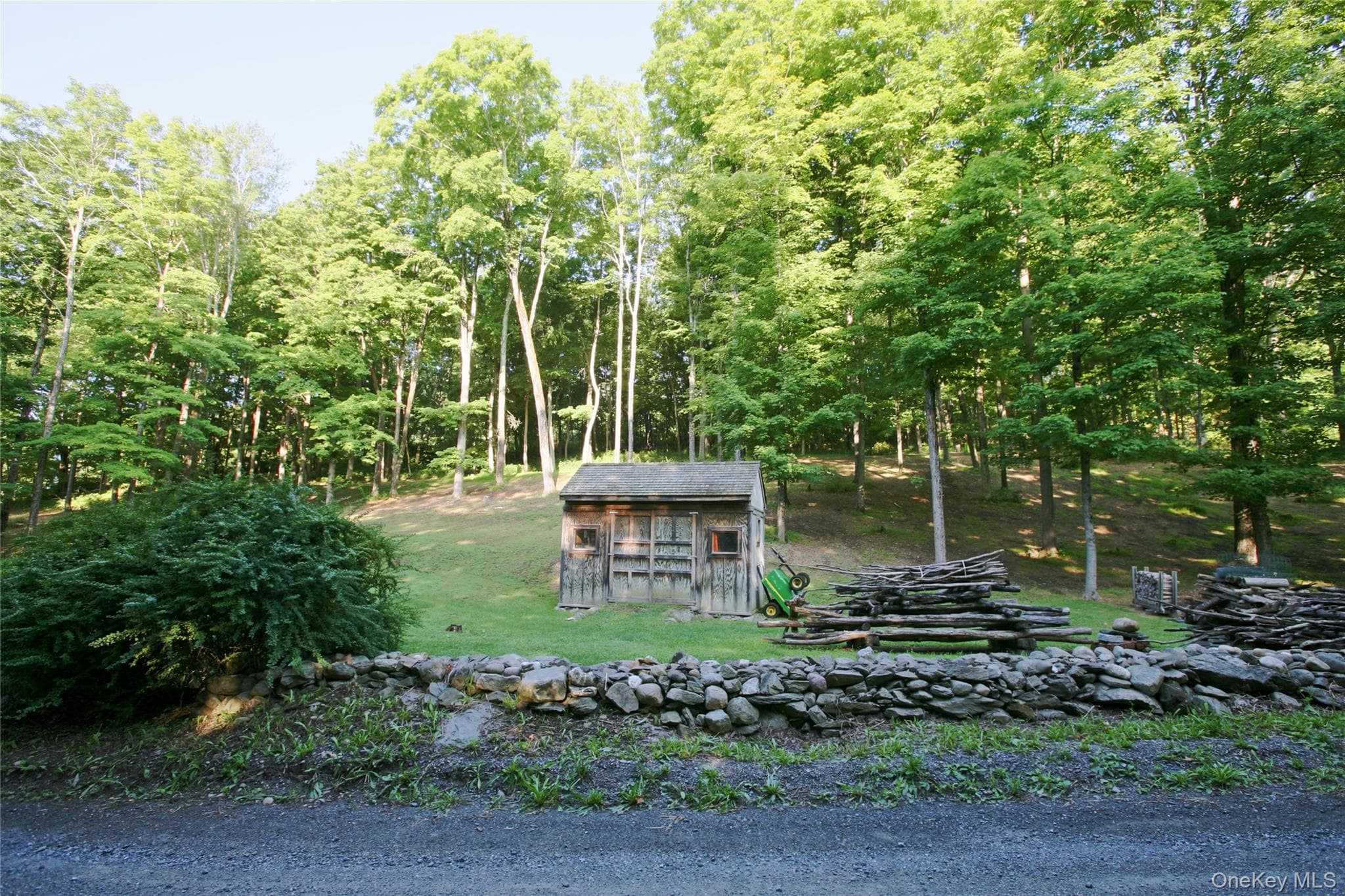 Pond Road thumbnail 4