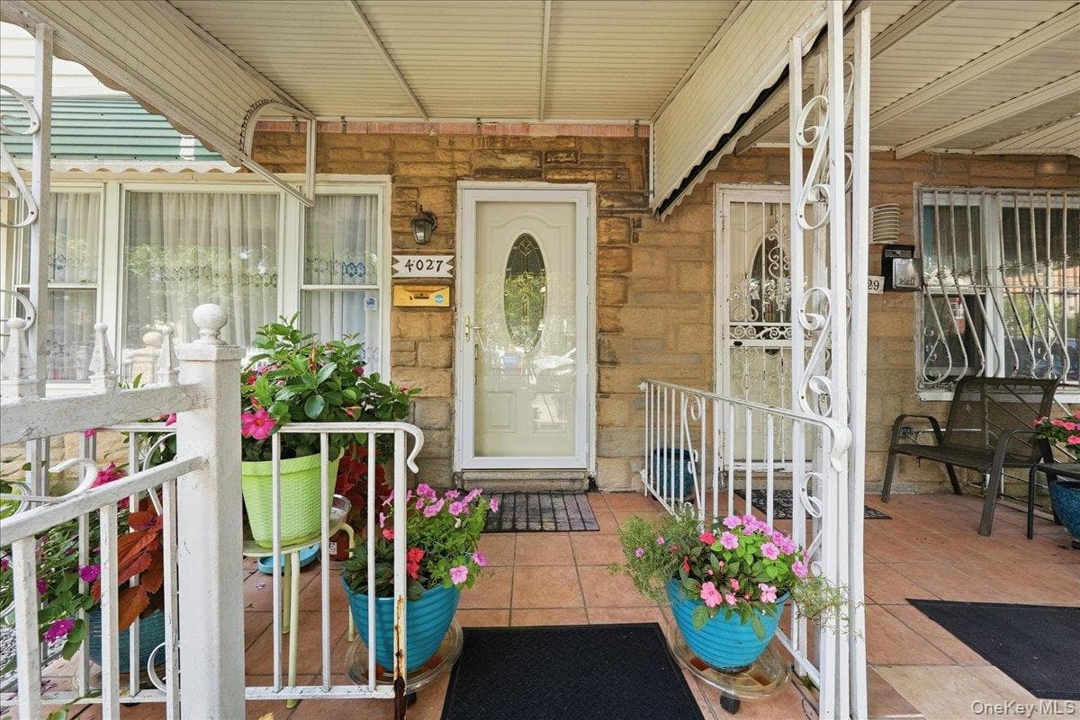 4027 Grace Avenue thumbnail 3