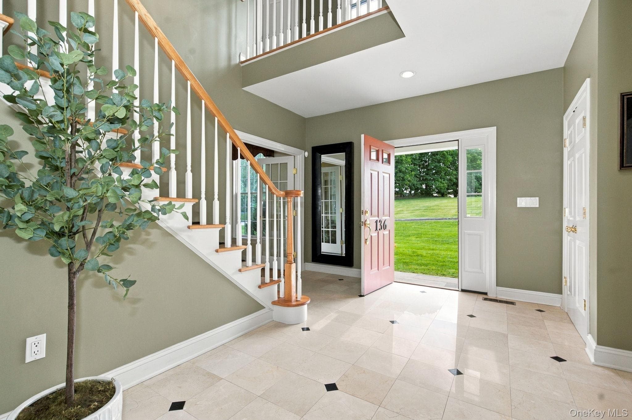 136 Dorchester Drive thumbnail 6