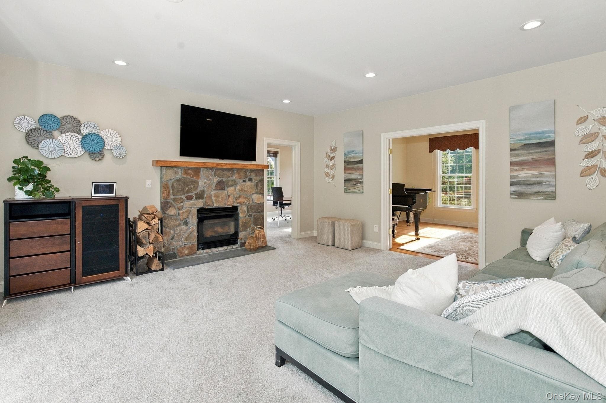 136 Dorchester Drive thumbnail 11