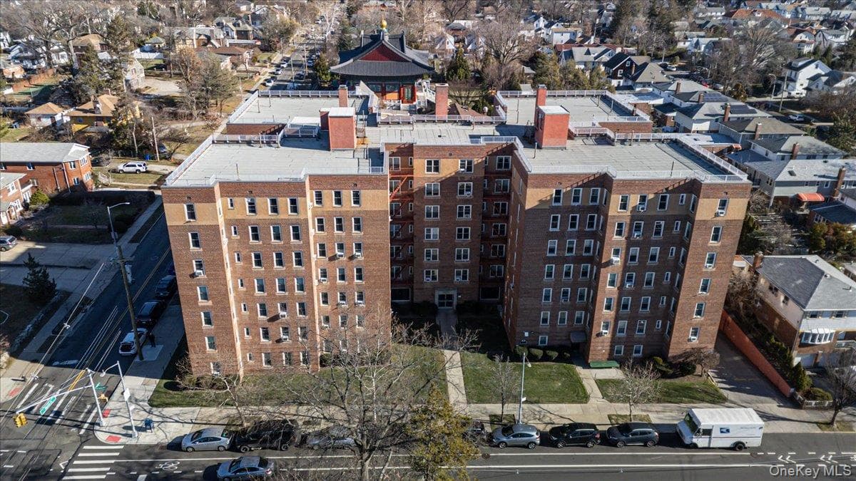 30-11 Parsons Boulevard Unit: 2T photo 1