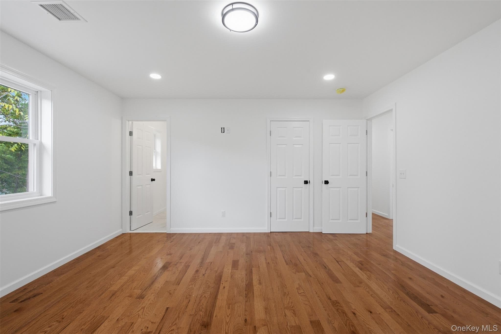 54 Cedar Lane thumbnail 13