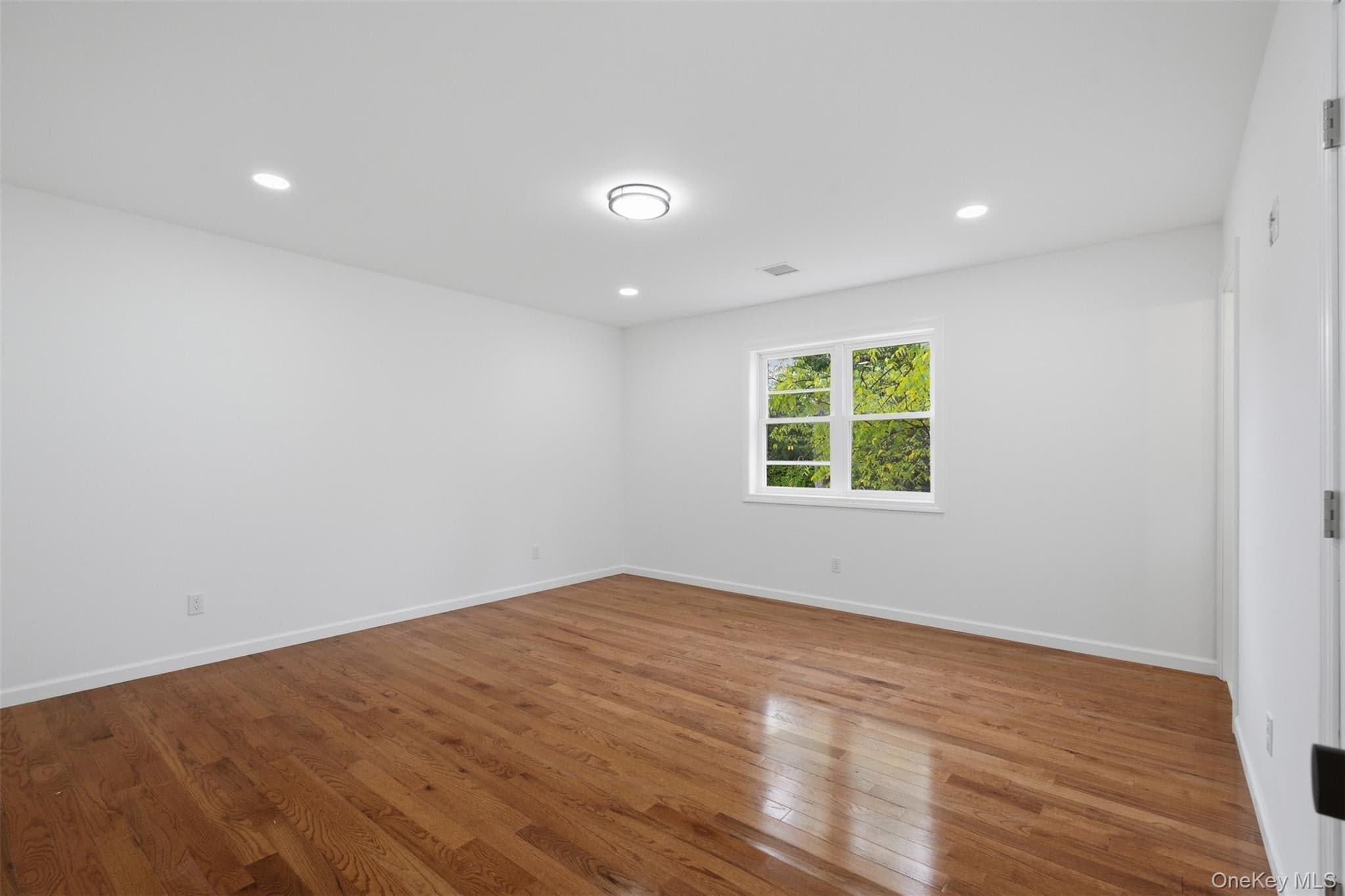 54 Cedar Lane thumbnail 12