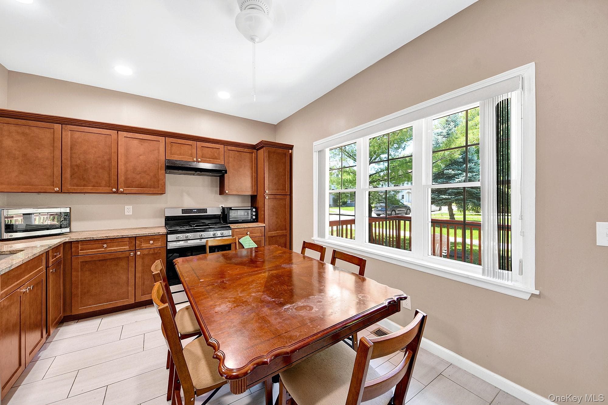 361 Verplanck Avenue thumbnail 10