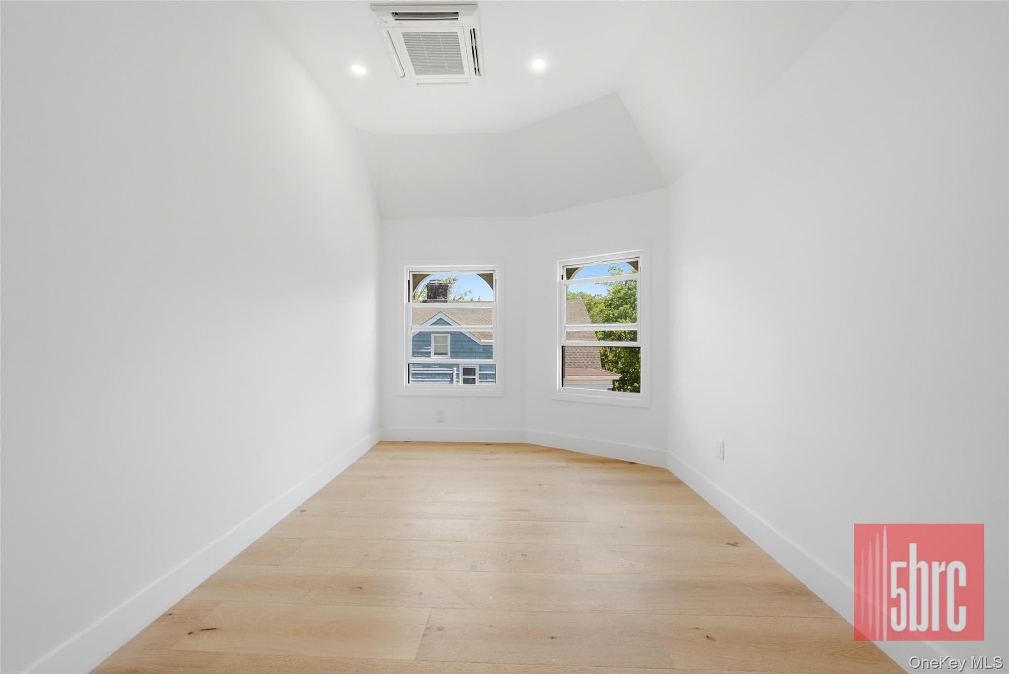 1205 Beverley Road thumbnail 23