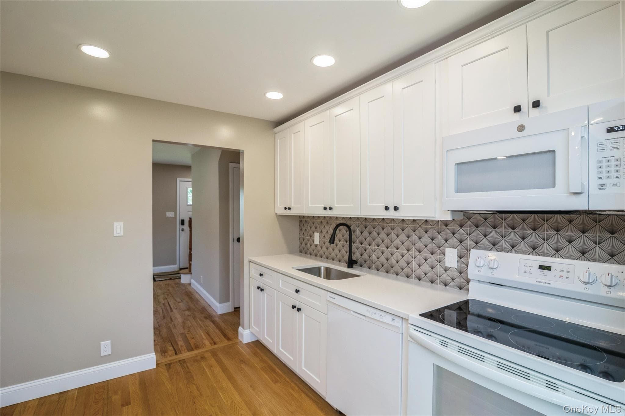 216 N Hawthorne Street thumbnail 13