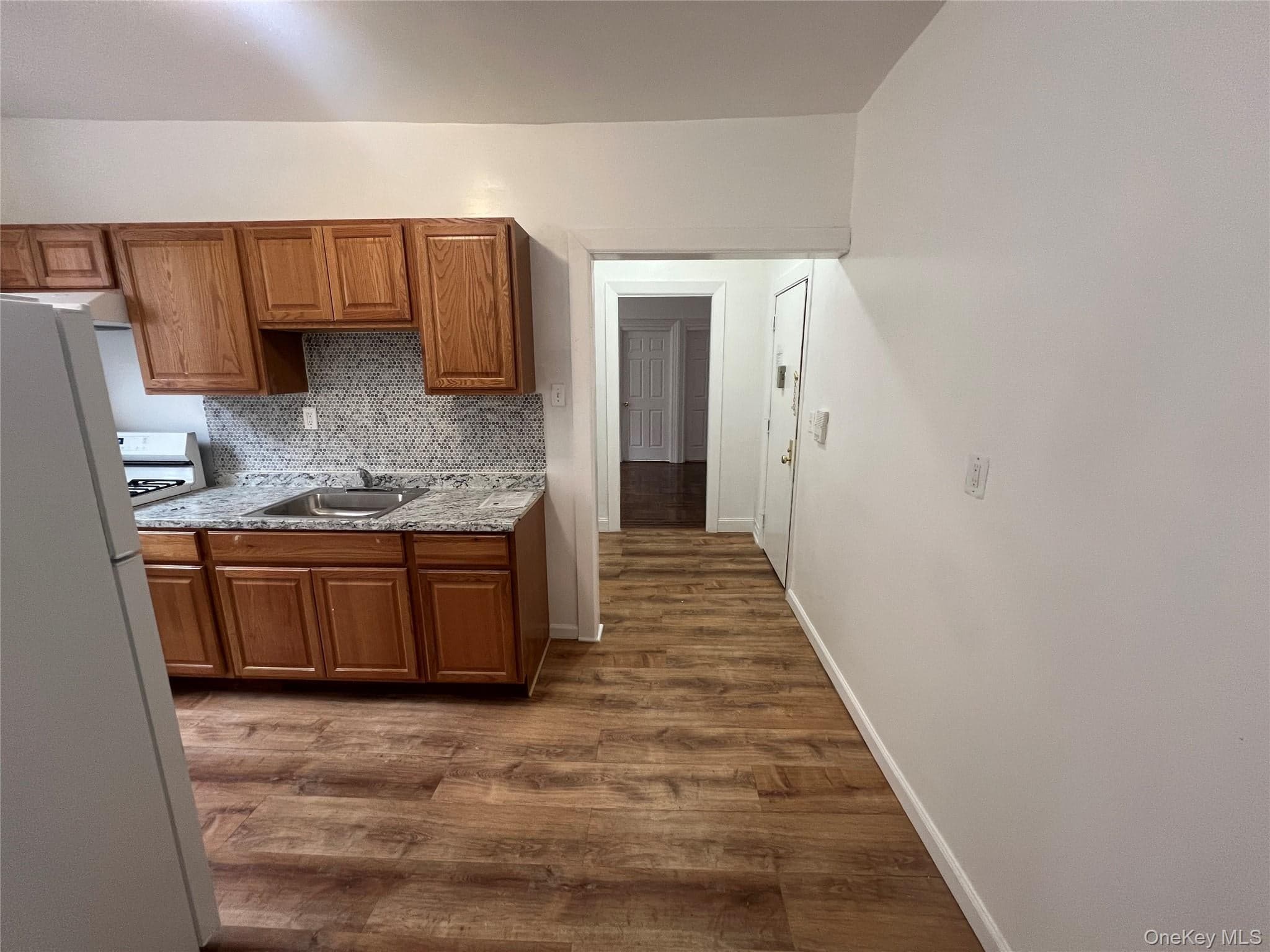 1314 Stratford Avenue thumbnail 18