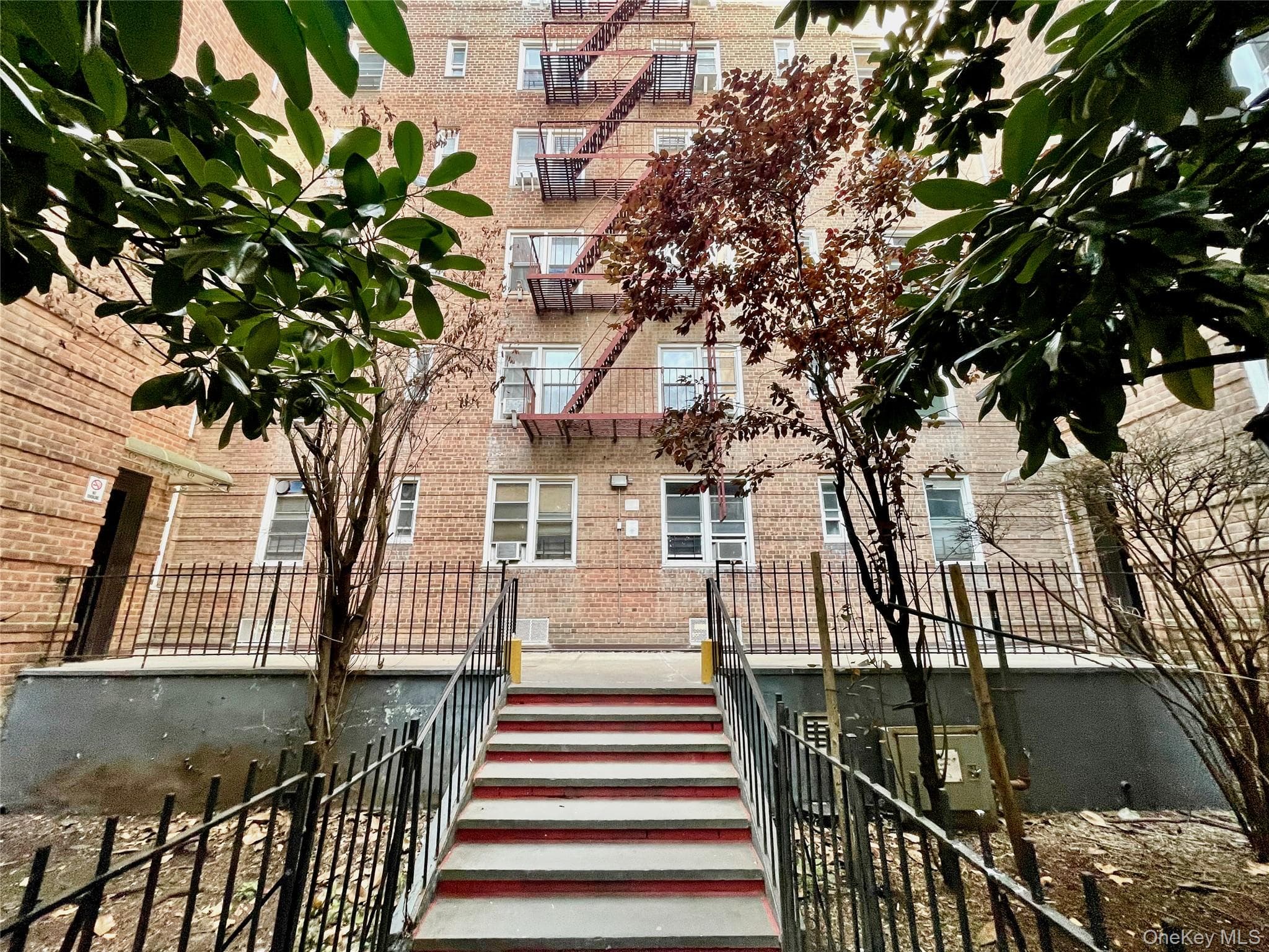 134-33 Blossom Ave Ave Unit: 3B, Flushing