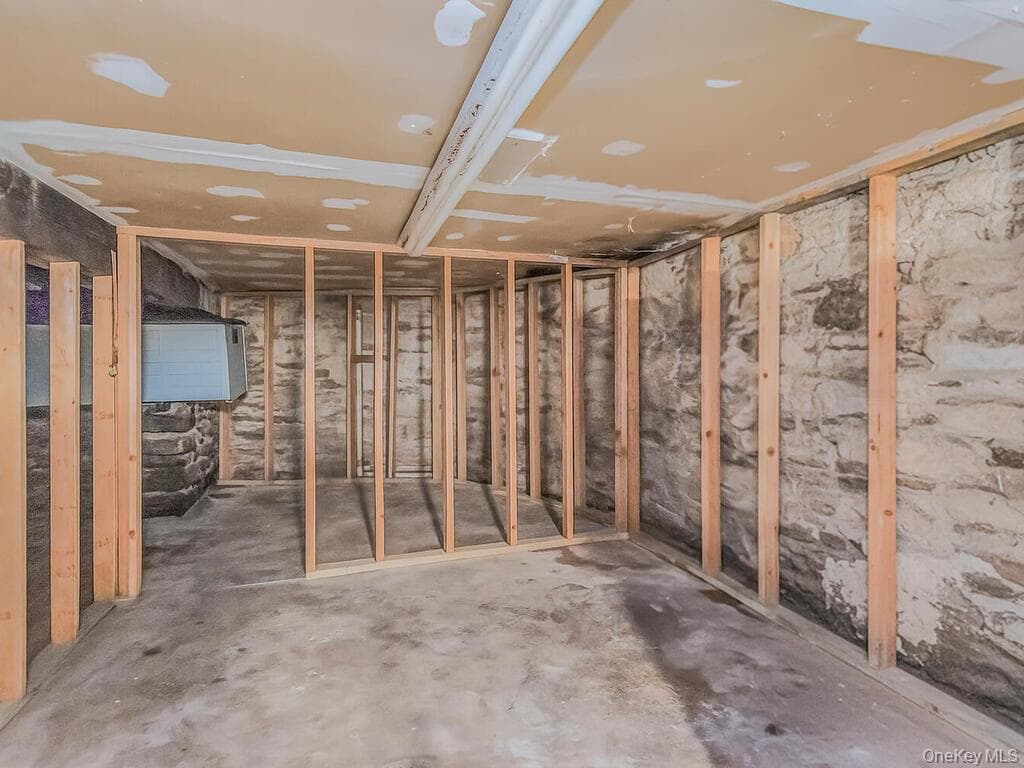 130 E 1st Street thumbnail 22