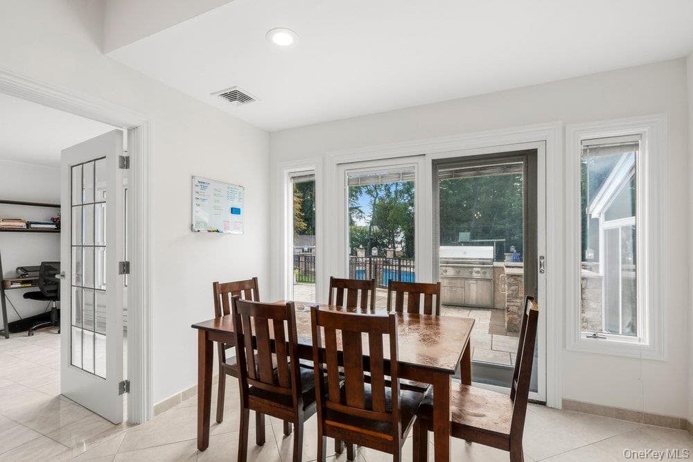 135 Hickman Street thumbnail 8