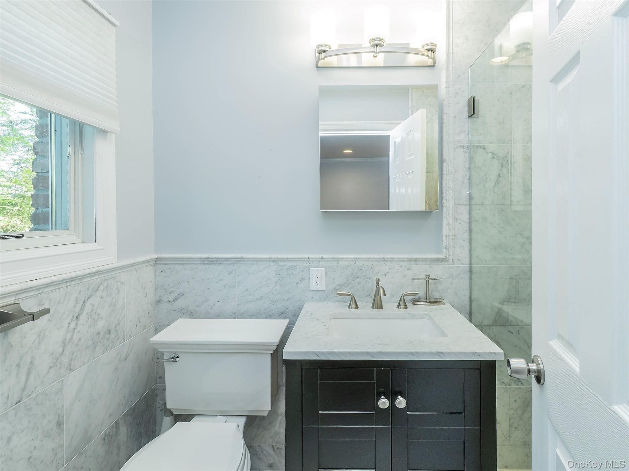 752 Kensington Court thumbnail 17