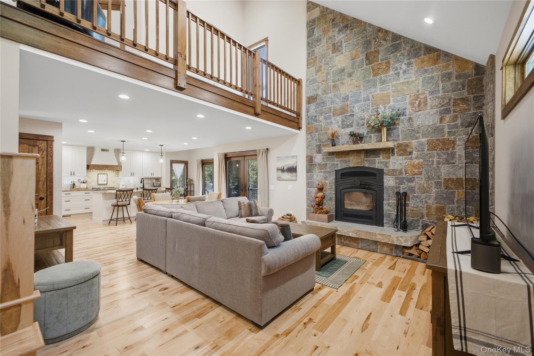 1179 Lake Avenue thumbnail 11
