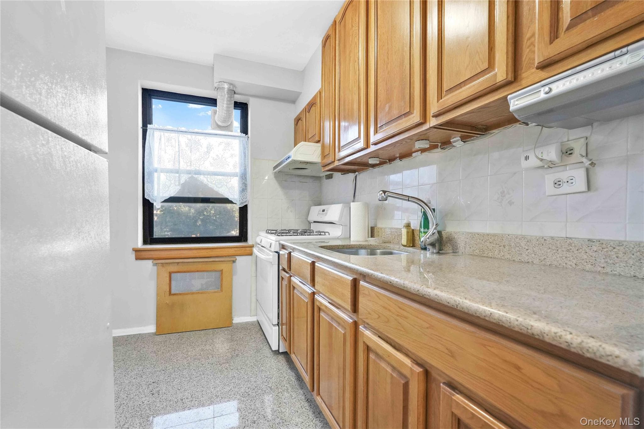 138-18 28th Road Unit: 2F thumbnail 13