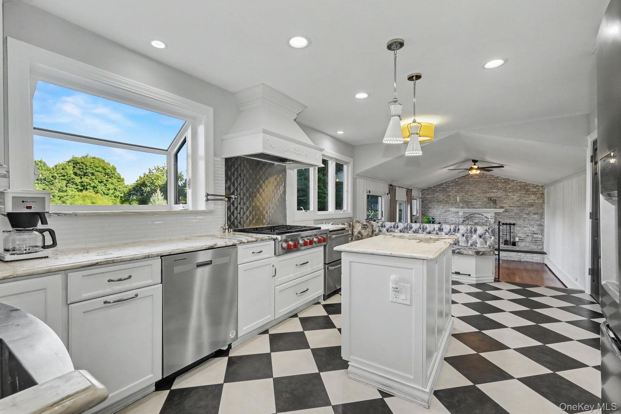76 Eleanor Drive thumbnail 8
