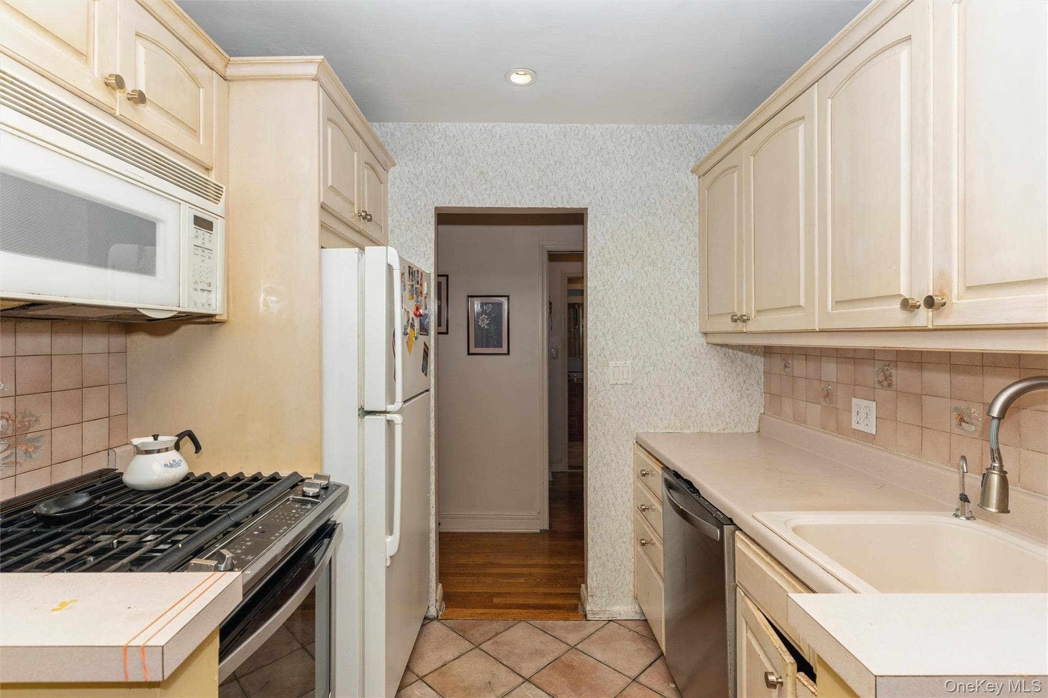 182-12 Horace Harding Expressway Expy Unit: 1K thumbnail 6