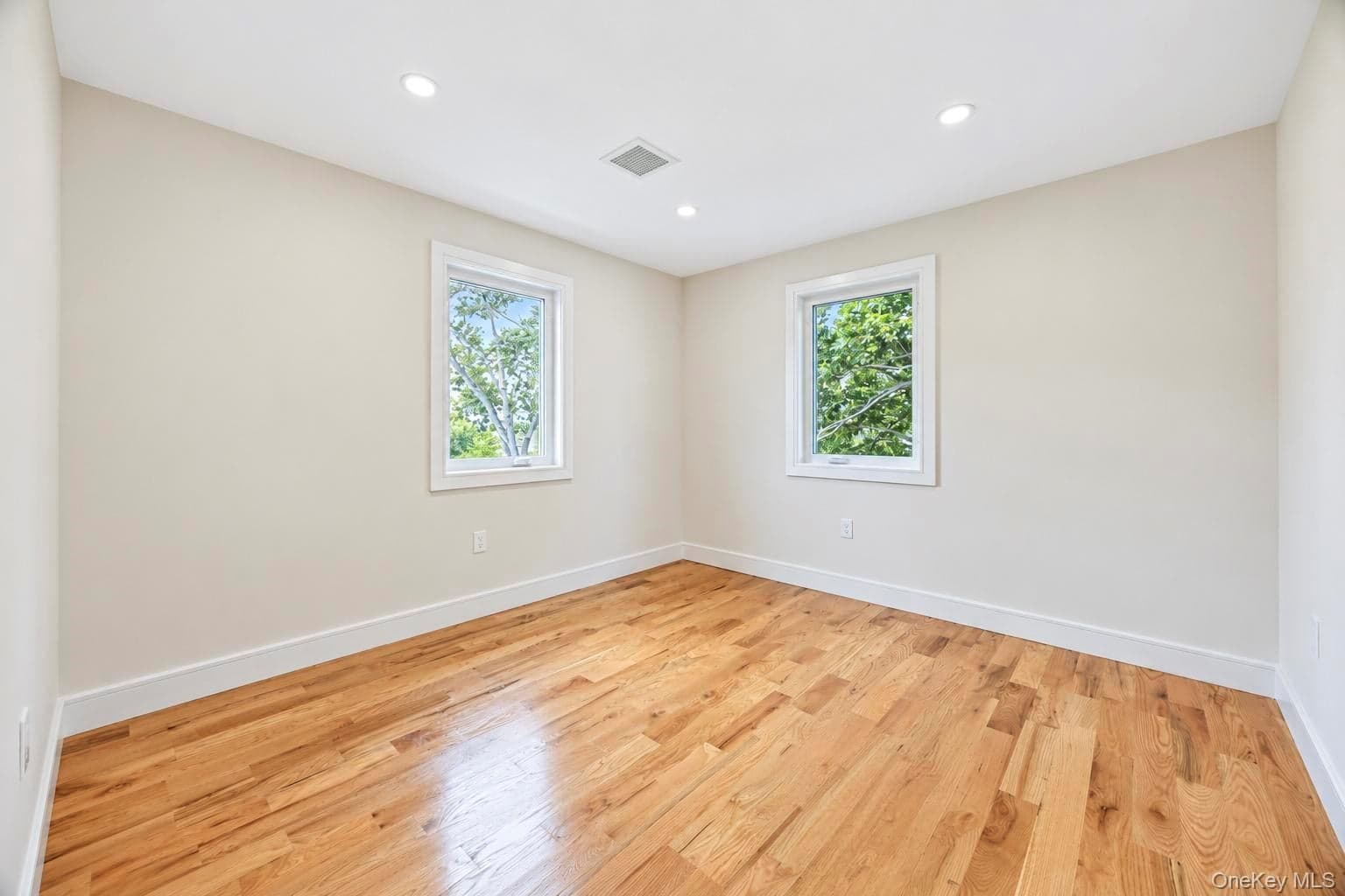 18 Sportsmans Avenue thumbnail 33