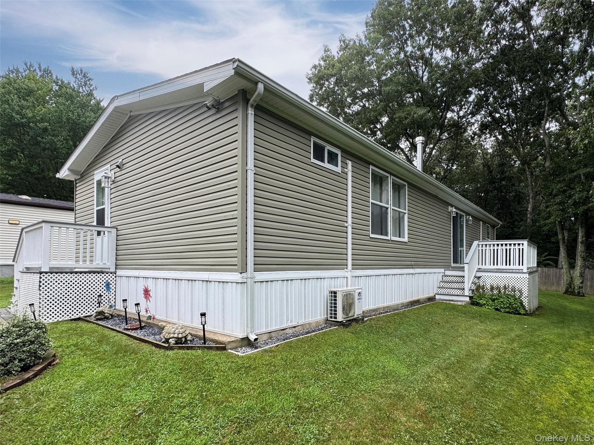 1800 Osborn Avenue Unit: 1E, Riverhead