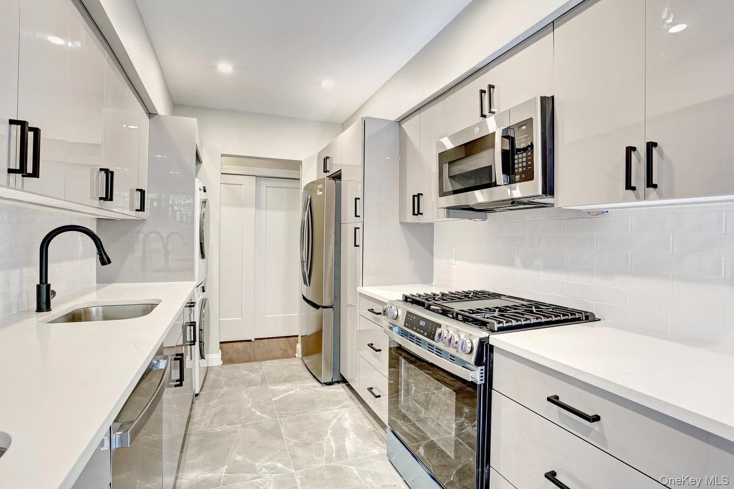 152 Kearsing Parkway Unit: E thumbnail 8