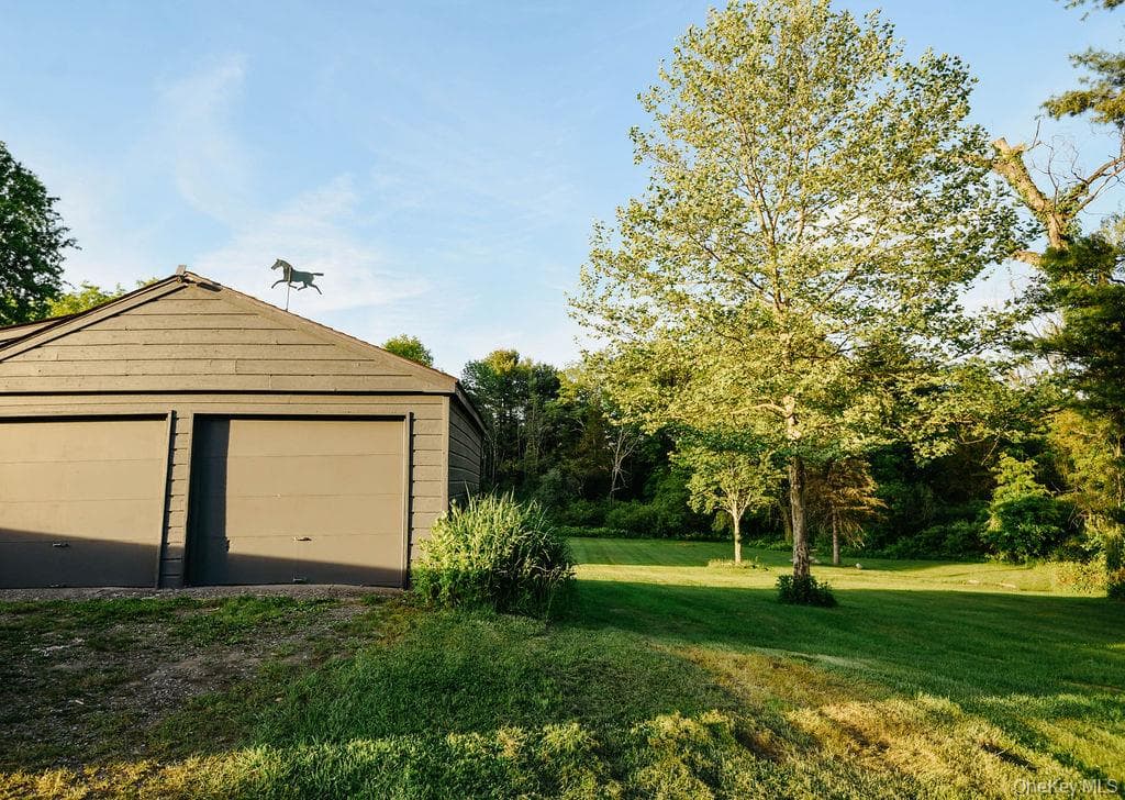 652 Albany Post Road thumbnail 29