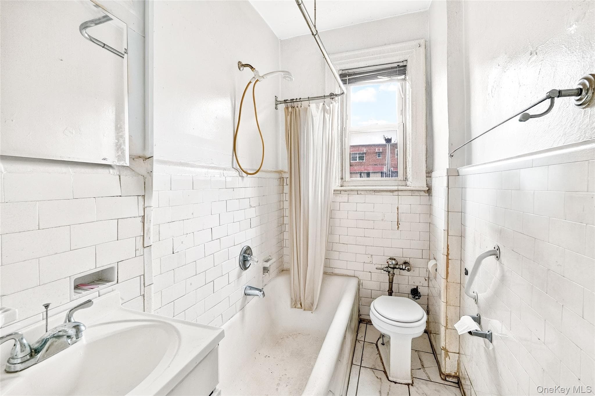 759 E 221st Street thumbnail 15