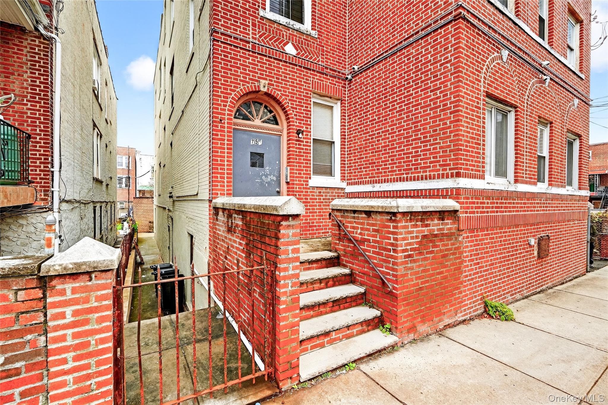 759 E 221st Street thumbnail 3