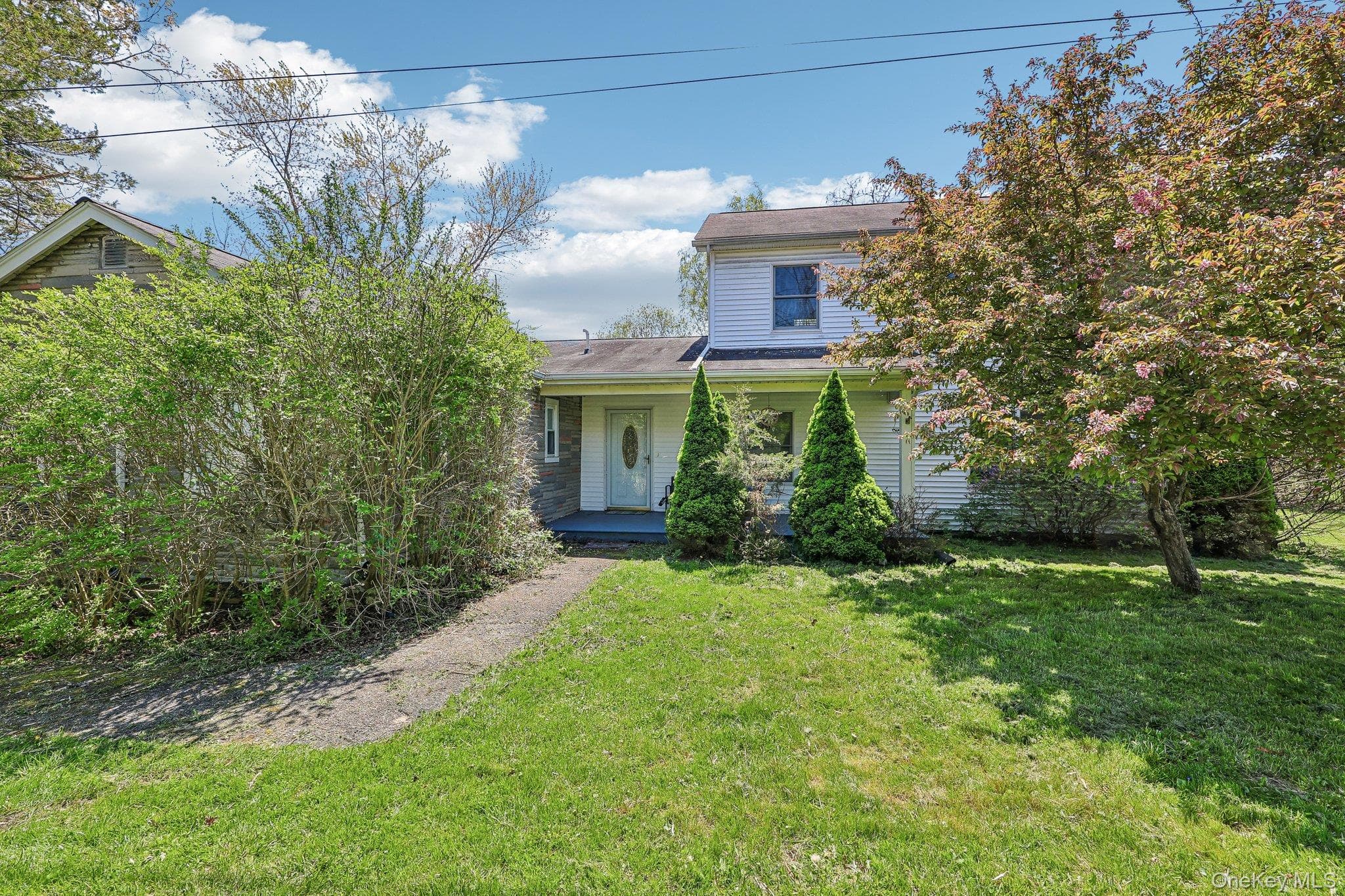 22 Center Hill Road, Monroe
