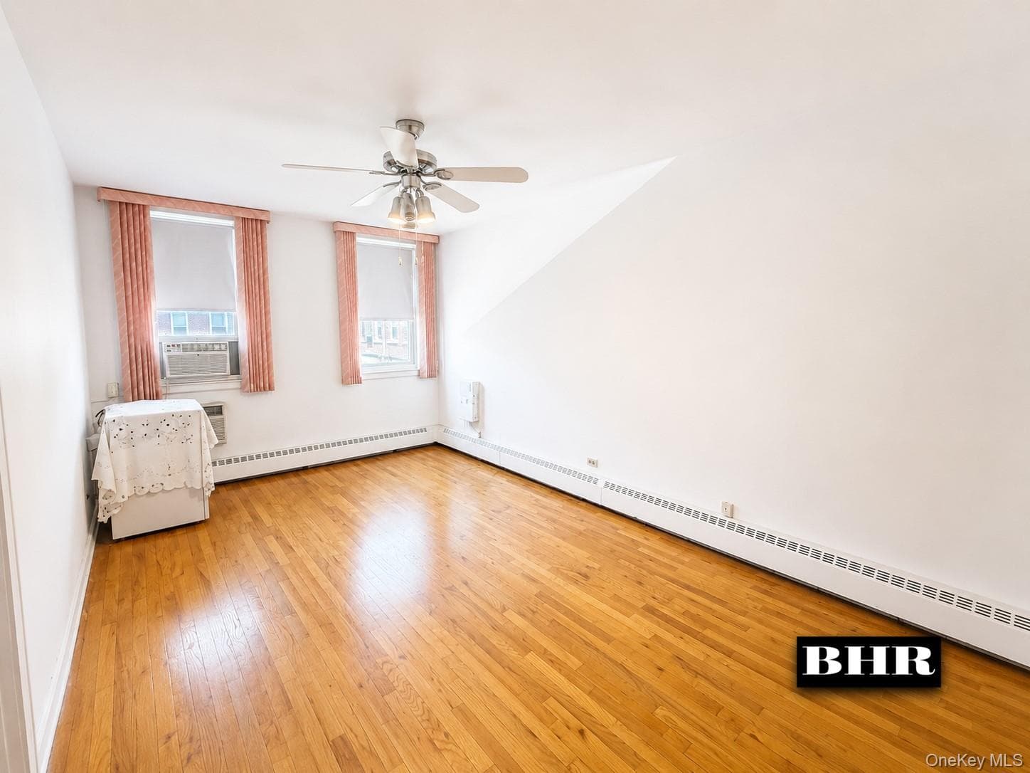 2010 E 57th Street Unit: 89B thumbnail 3