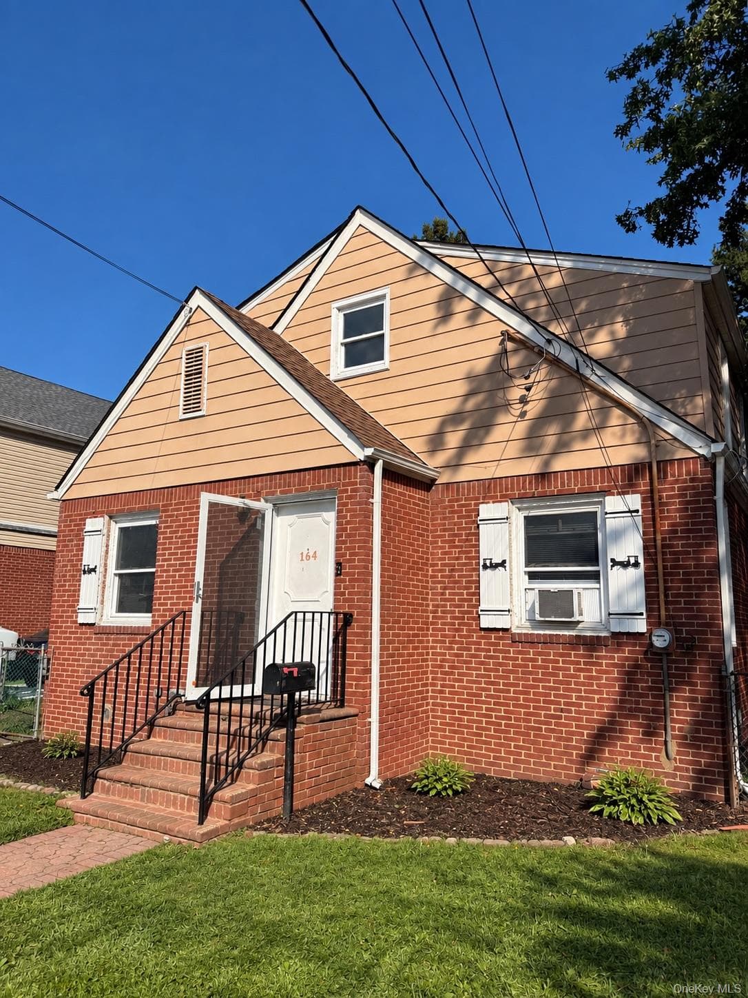 164 Fairview Boulevard photo 1