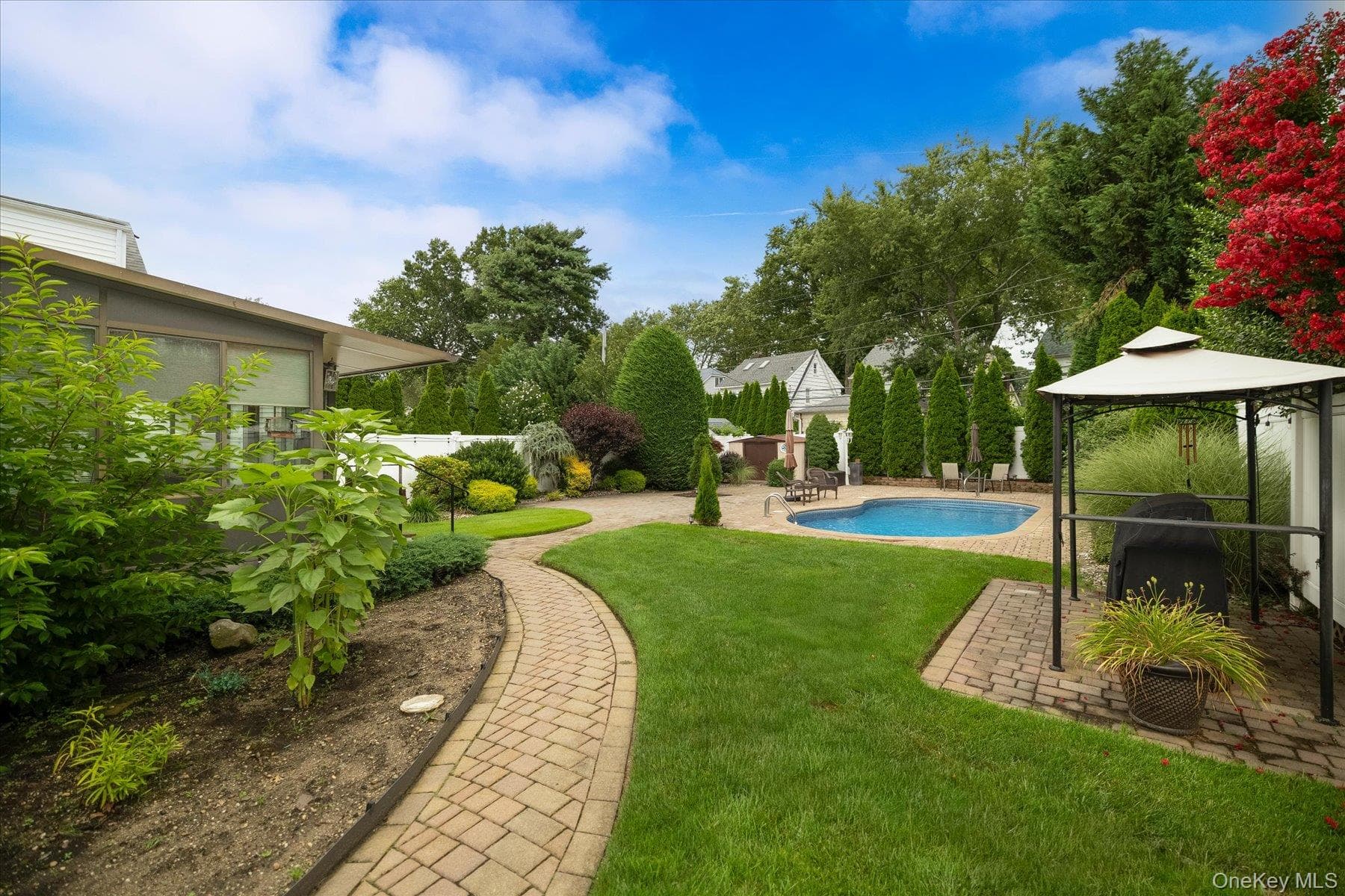 948 Cathedral Avenue thumbnail 8