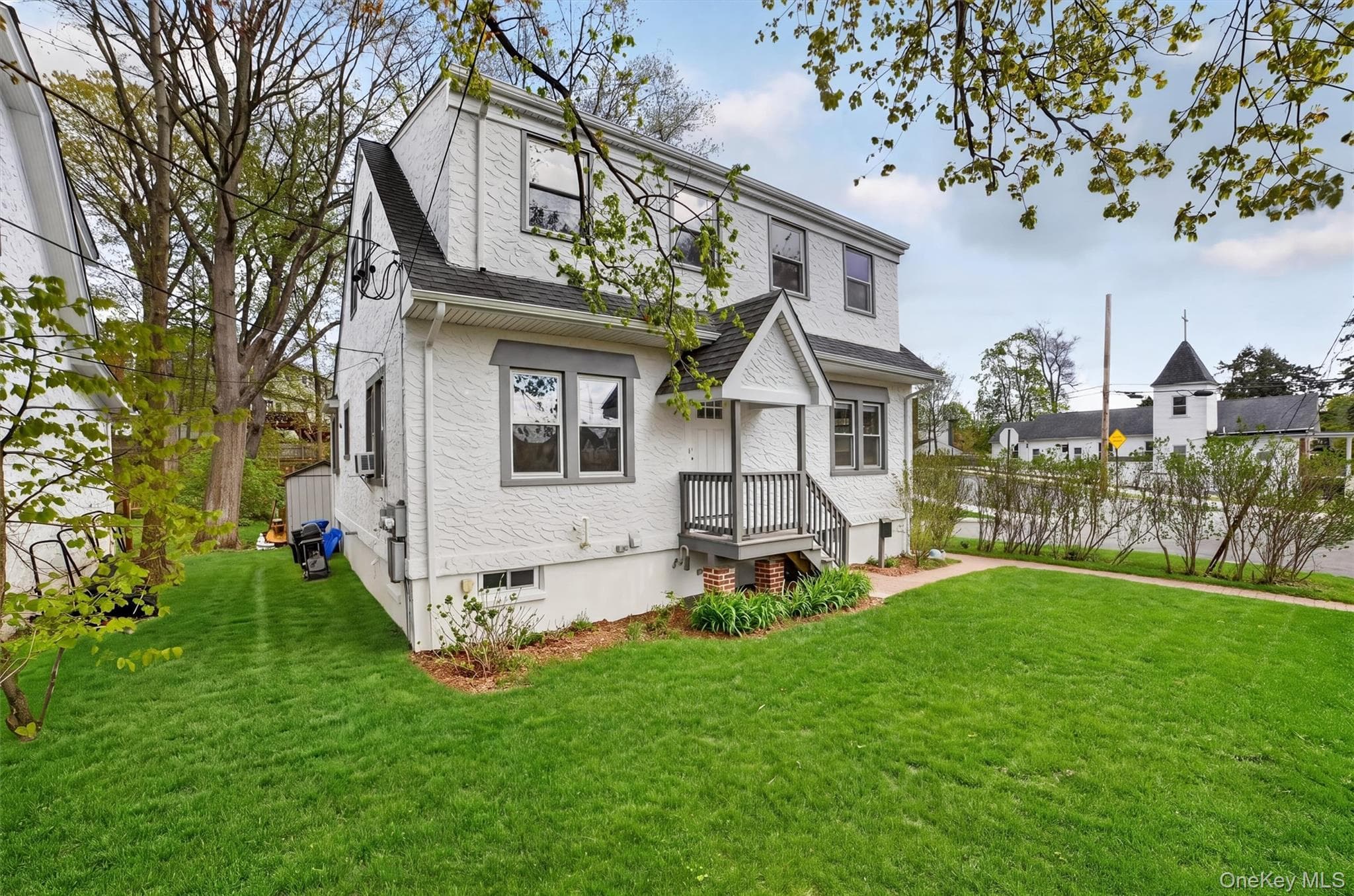 903 Howard Avenue thumbnail 2